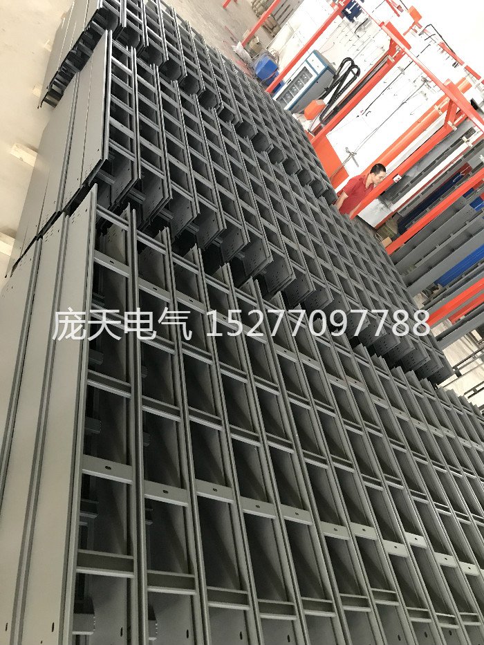 梯式橋架