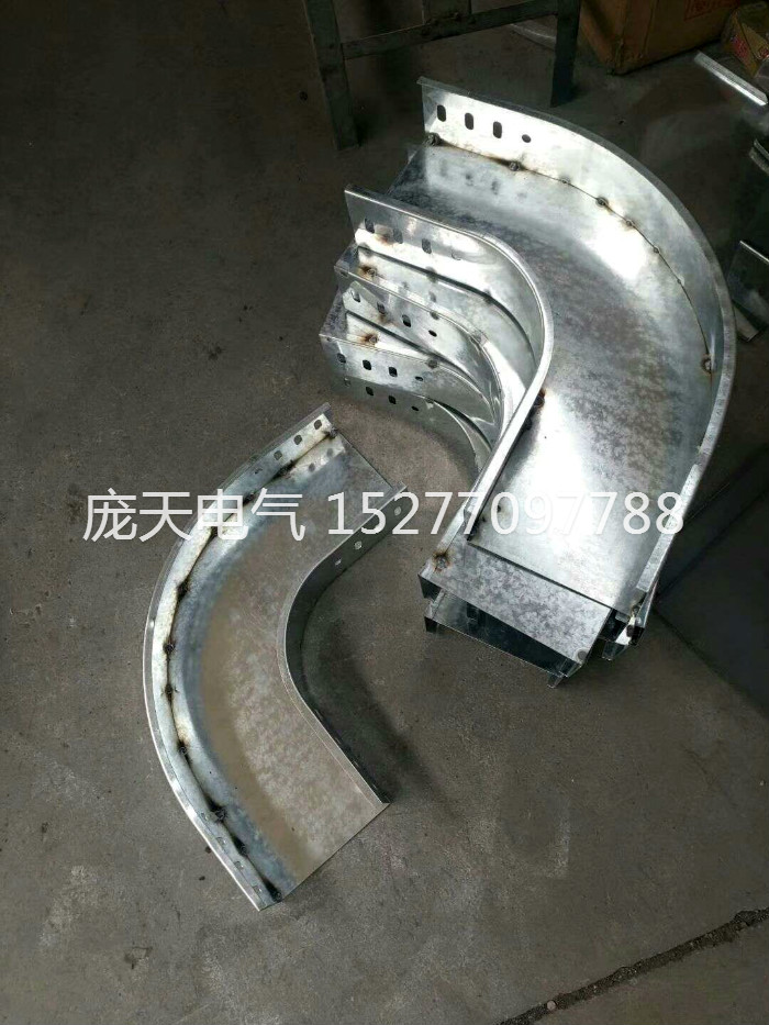 橋架輔材