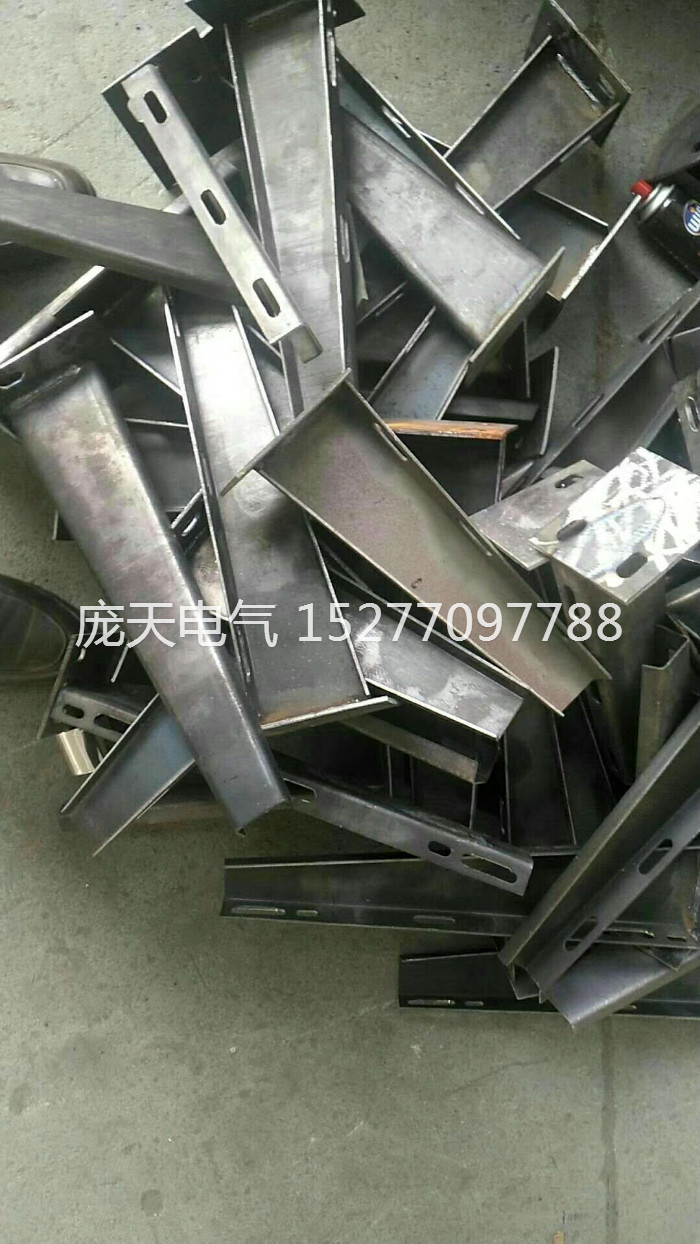 橋架輔材